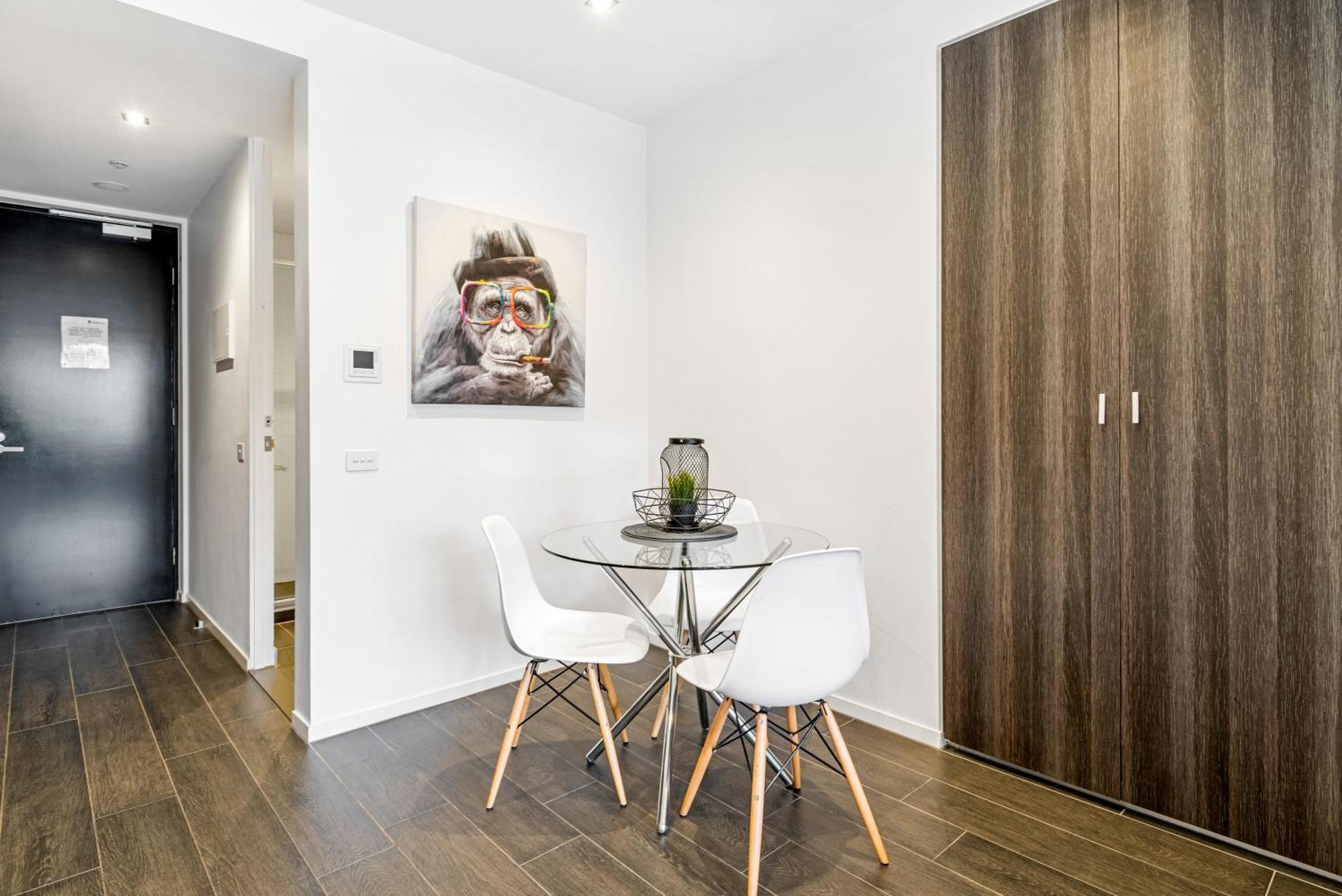 Complete Host Halo Apartments Мелбърн Стая снимка