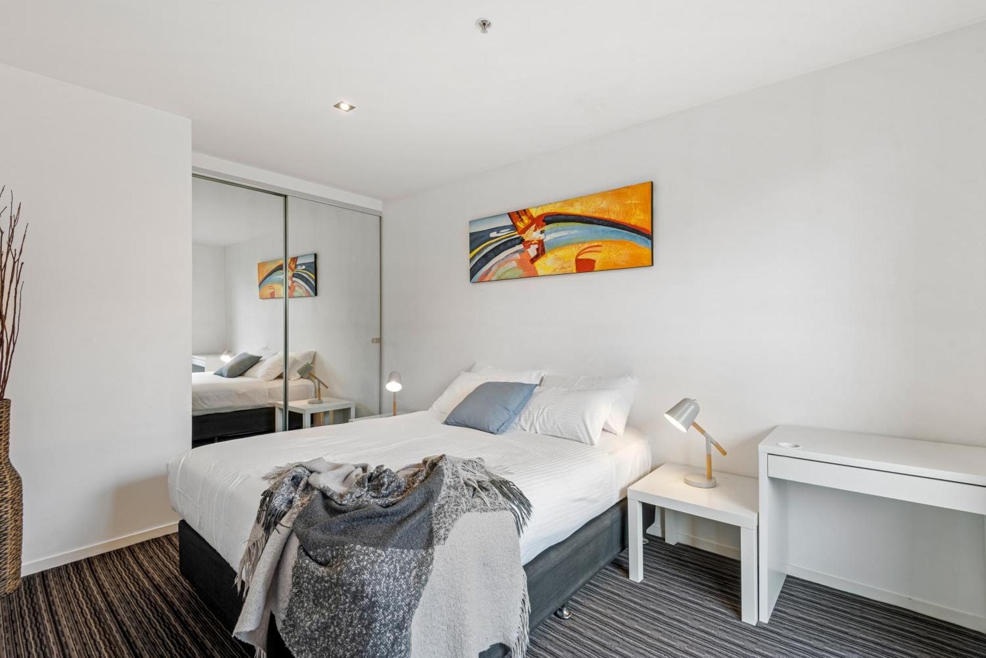 Complete Host Halo Apartments Мелбърн Стая снимка