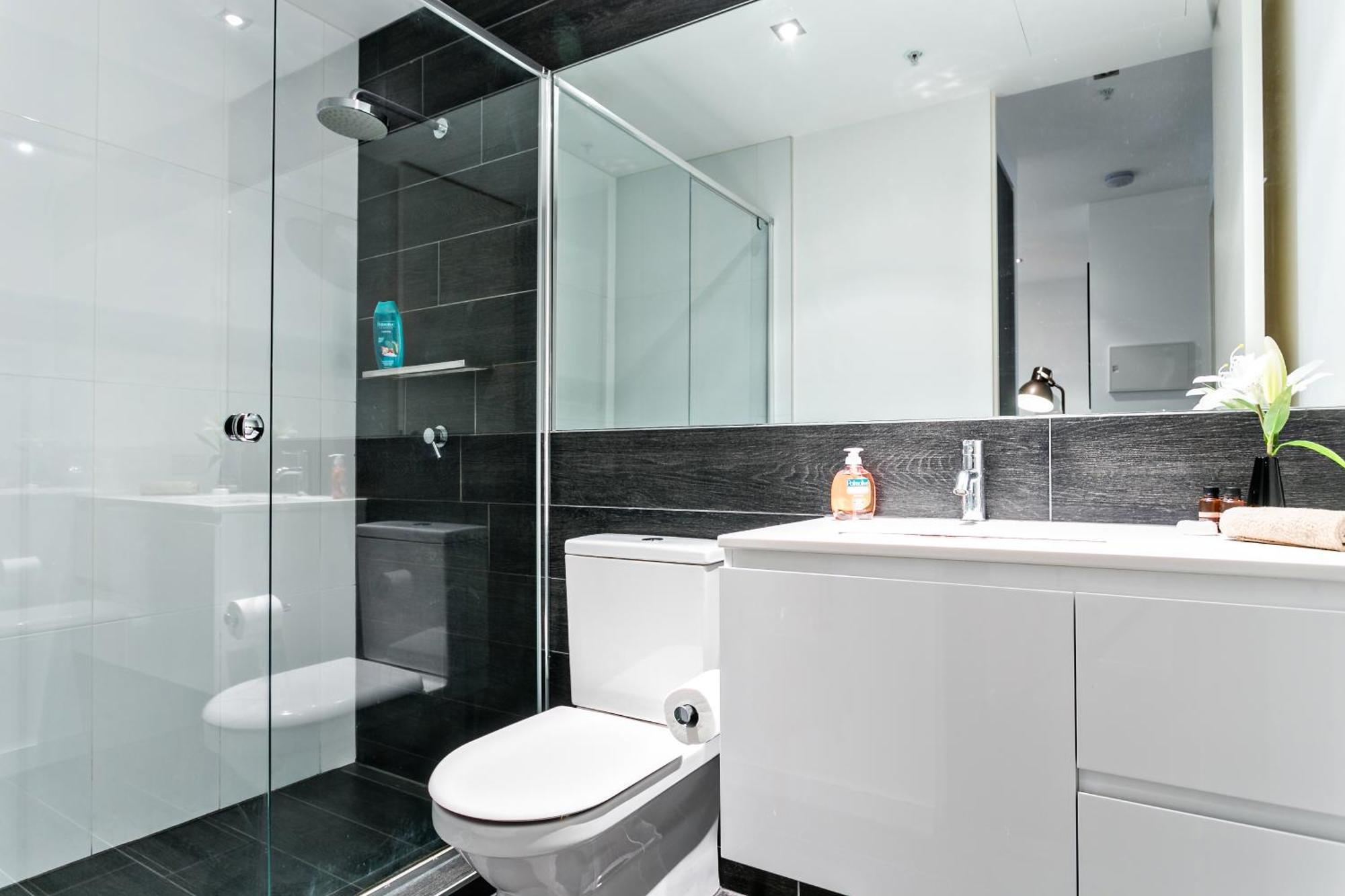 Complete Host Halo Apartments Мелбърн Екстериор снимка