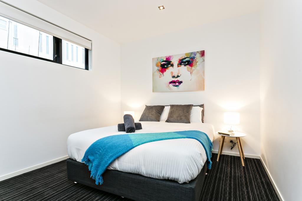 Complete Host Halo Apartments Мелбърн Екстериор снимка