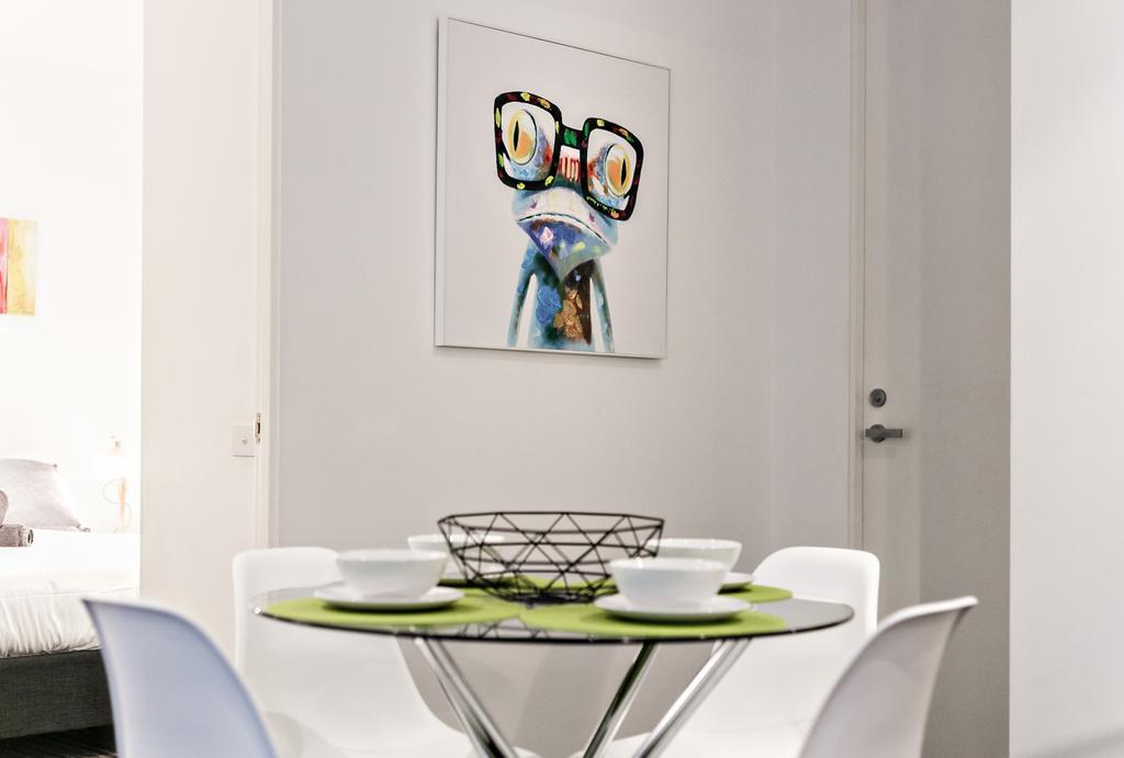 Complete Host Halo Apartments Мелбърн Екстериор снимка